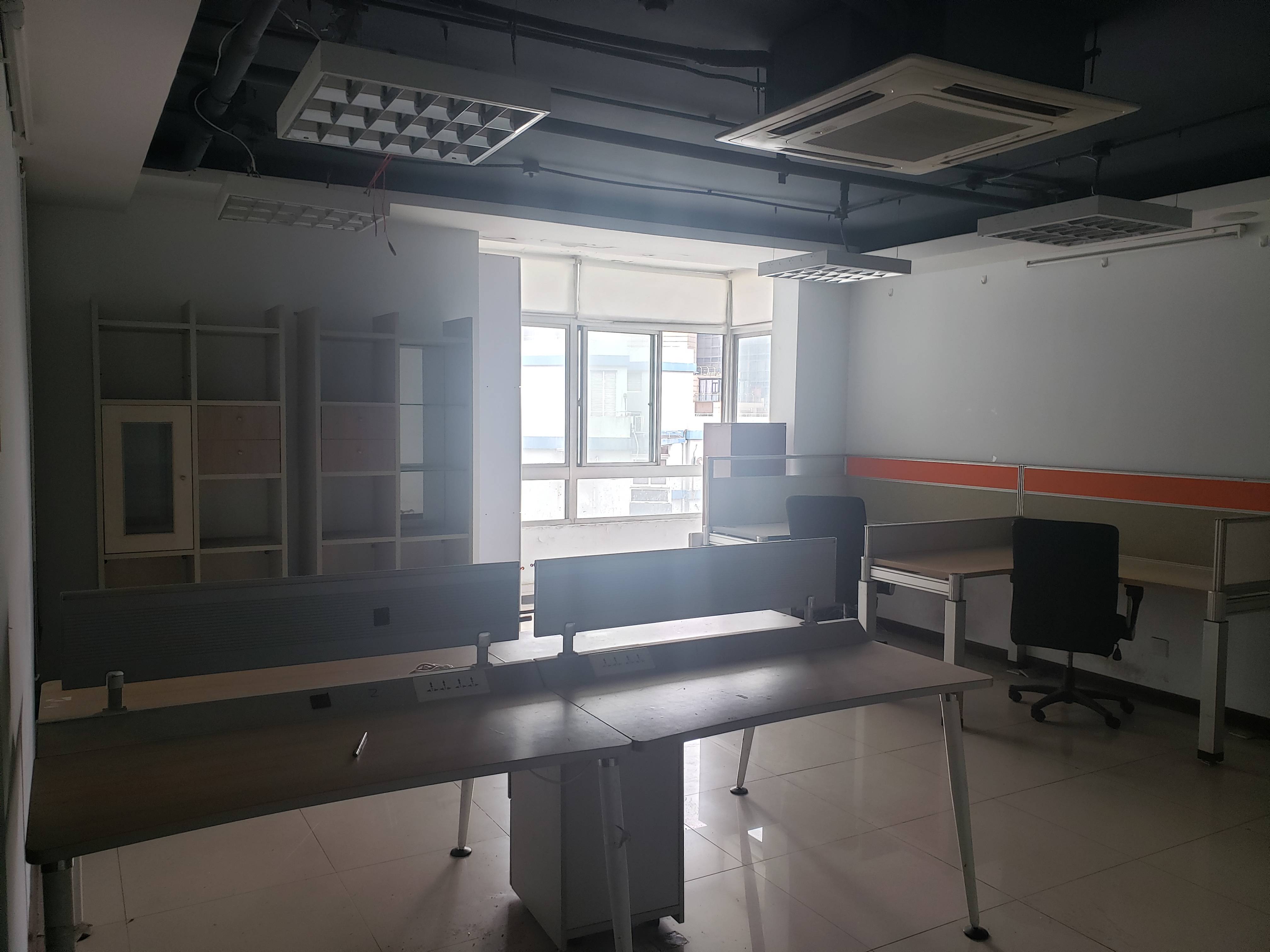 南京西路申银发展大厦197平米写字楼出租