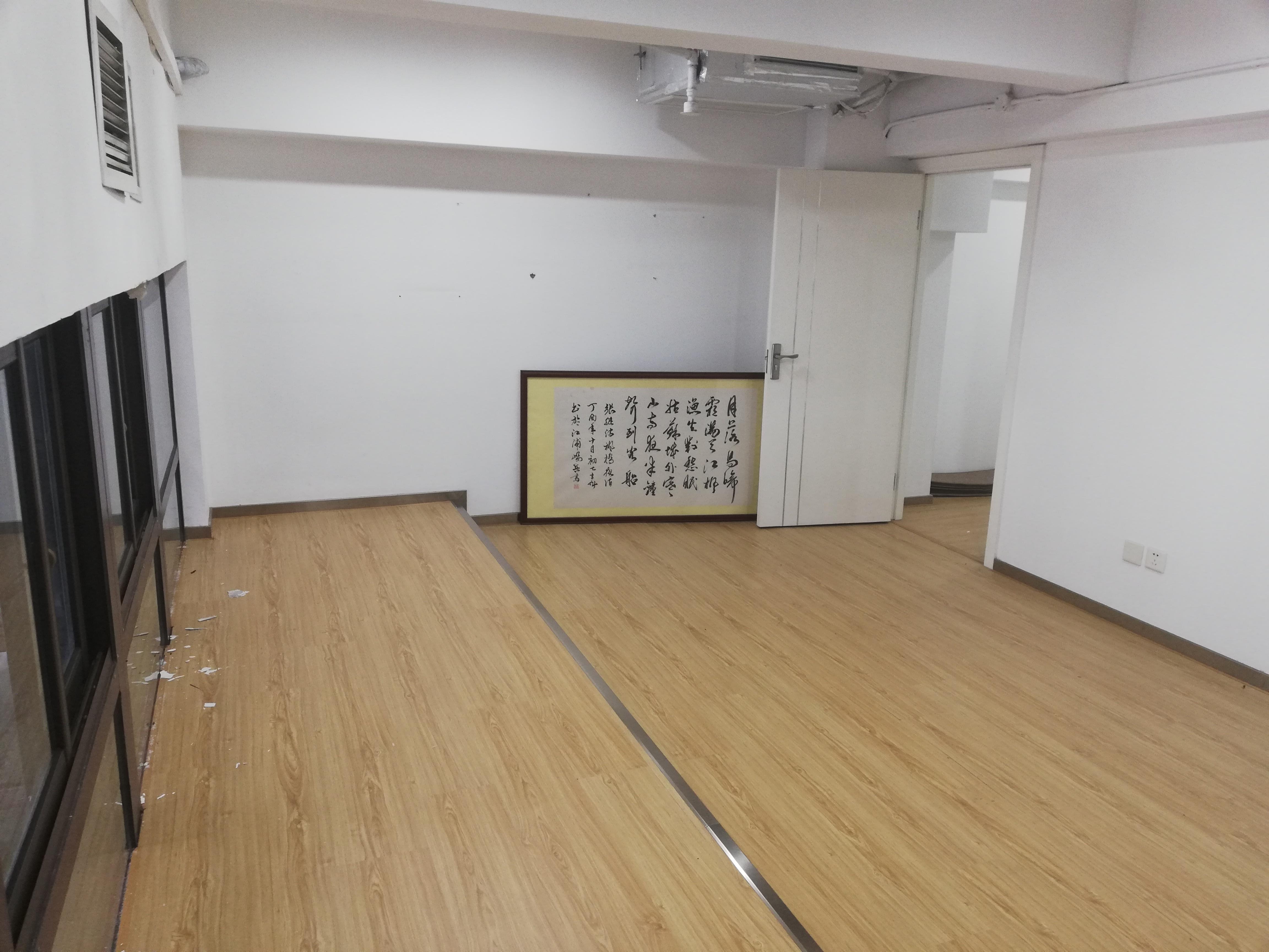 江宁路静安创展中心108平米写字楼出租