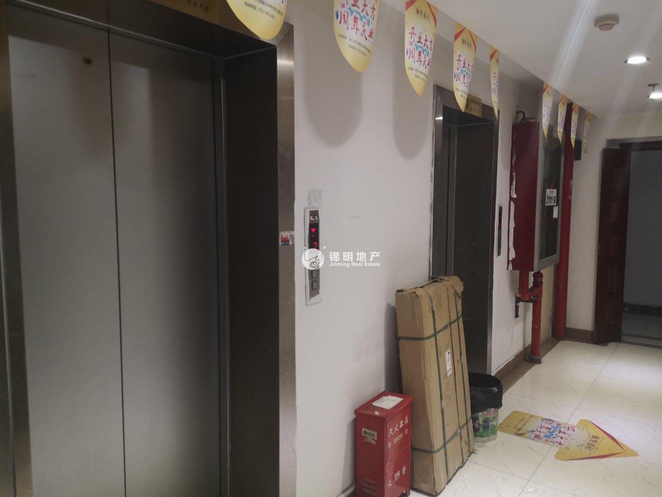 万体馆华鼎大厦300平米写字楼出租