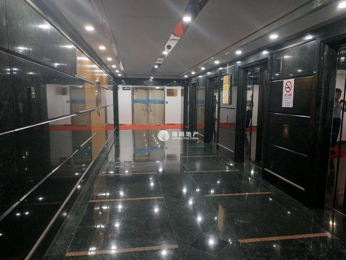 人民广场峻岭广场154平米写字楼出租