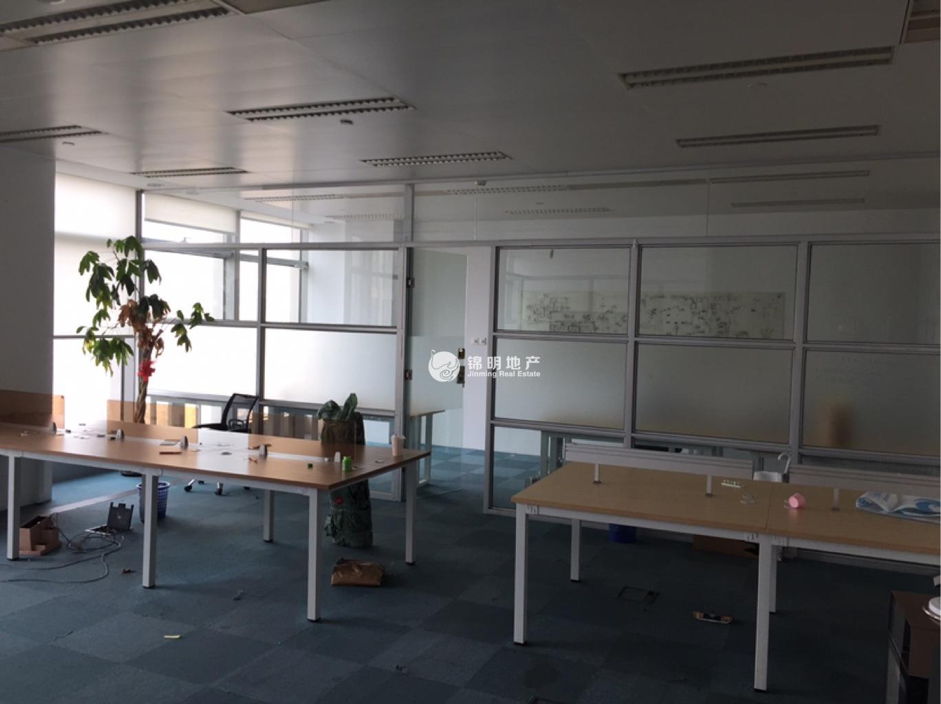 世博滨江绿地海外滩157平米写字楼出租