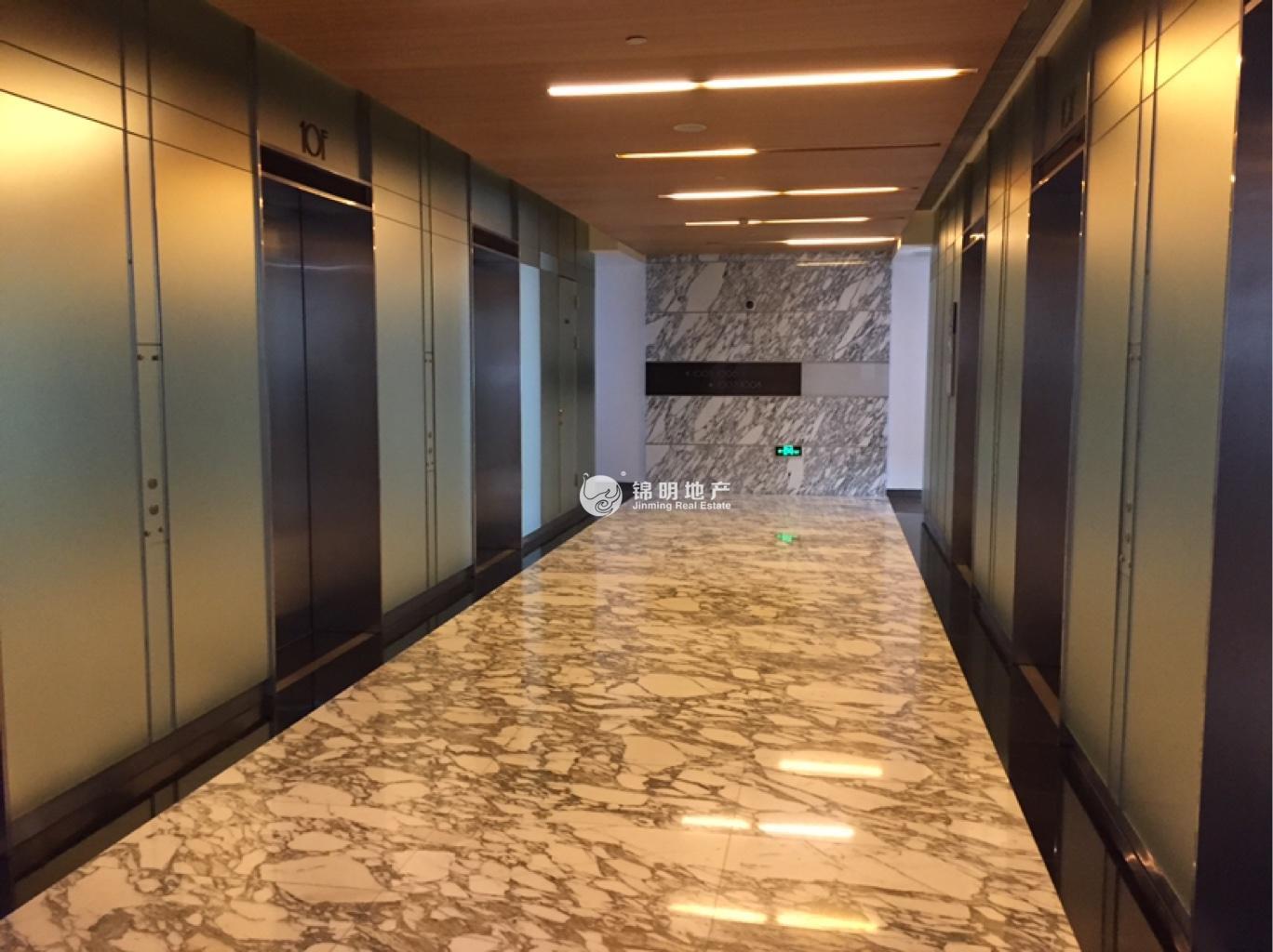 世博滨江绿地海外滩157平米写字楼出租