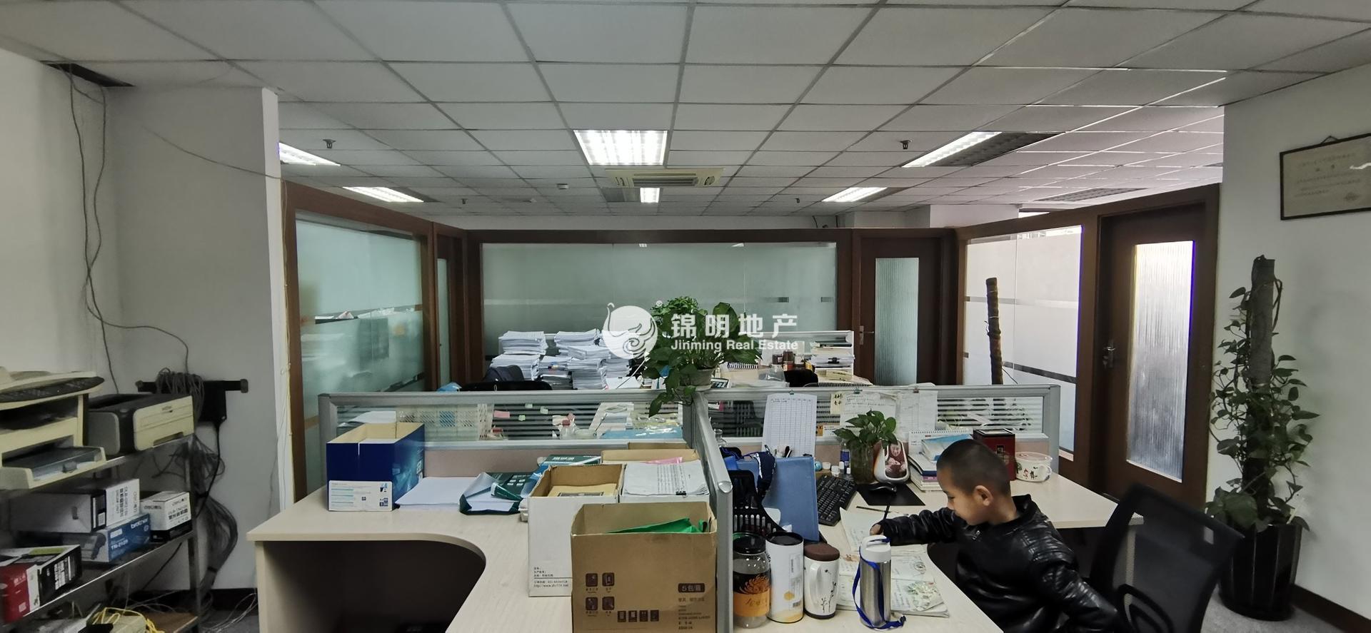 打浦桥宝鼎大厦141平米写字楼出租