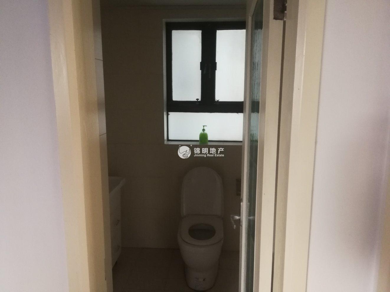 万体馆华富大厦106平米写字楼出租