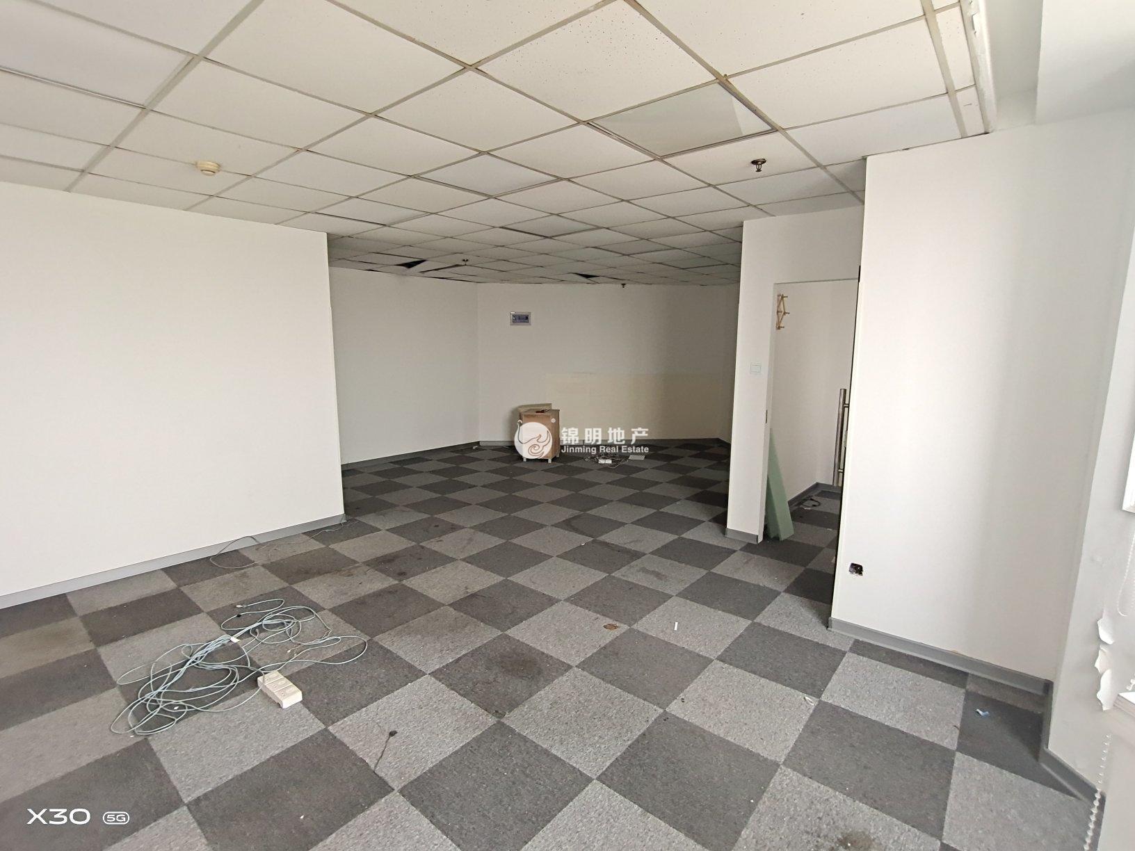 鞍山远洋广场103平米写字楼出租