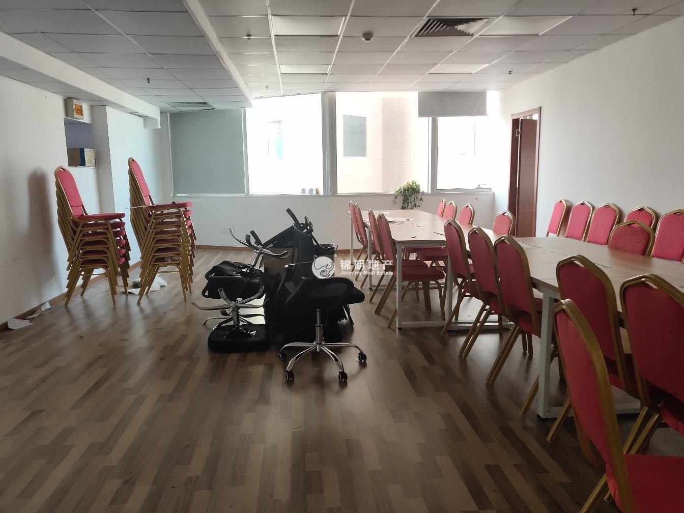 人民广场峻岭广场154平米写字楼出租