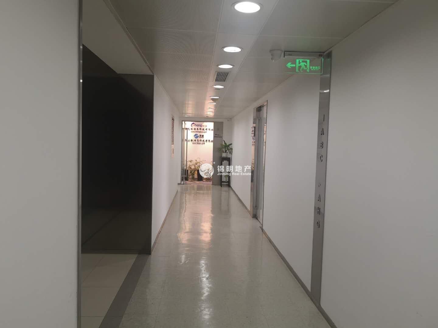 徐家汇上海实业大厦215平米写字楼出租