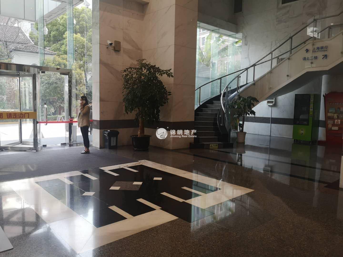 徐家汇上海实业大厦215平米写字楼出租