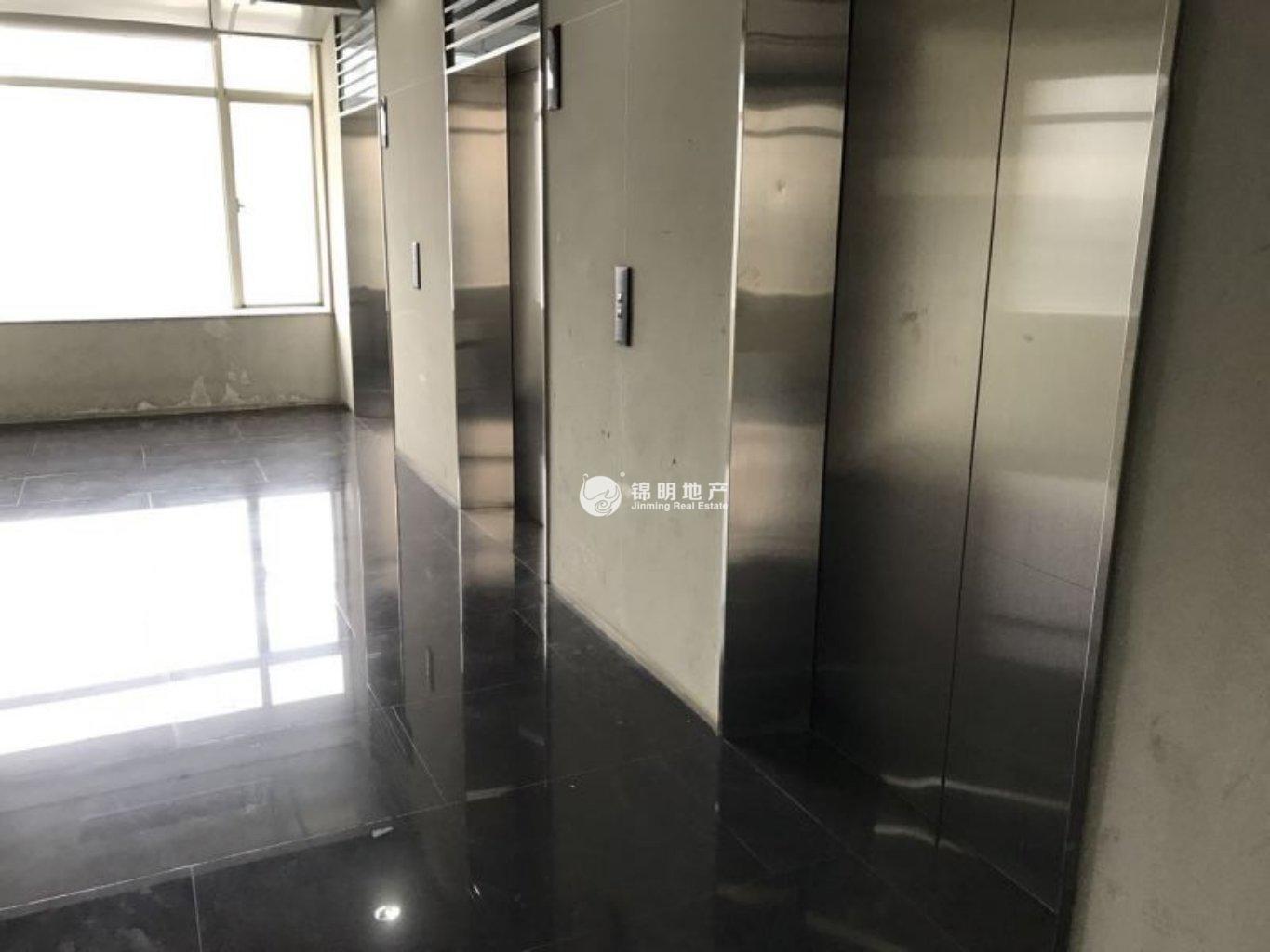 不夜城上海现代交通商务大厦91平米写字楼出租