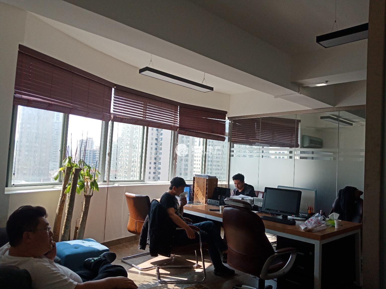 徐家汇博大商务楼64平米写字楼出租