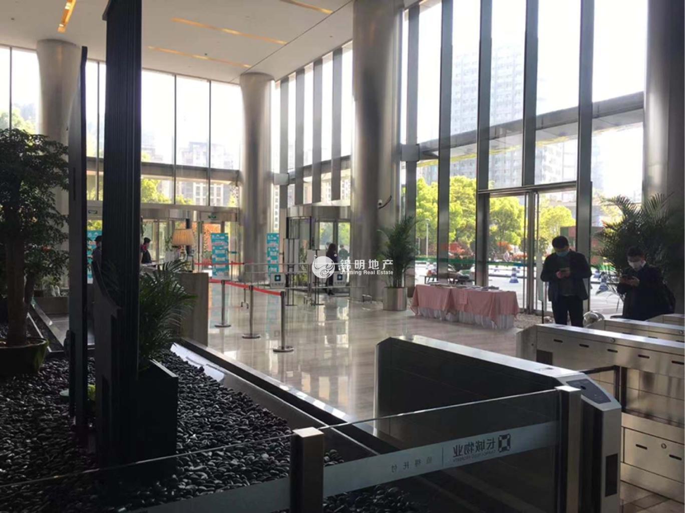 龙华上海绿地中心一期266平米写字楼出租