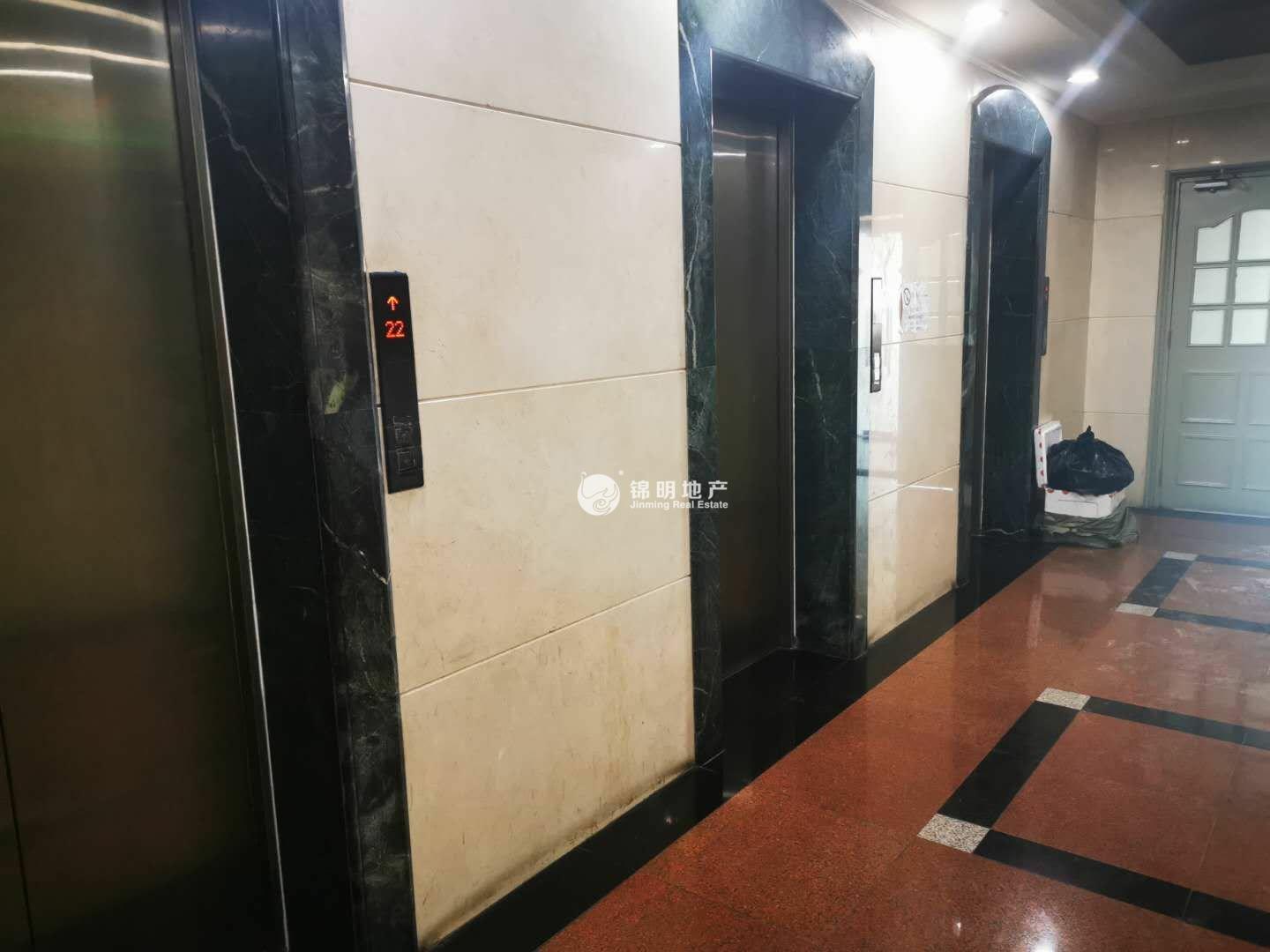 豫园新上海城市广场110平米写字楼出租