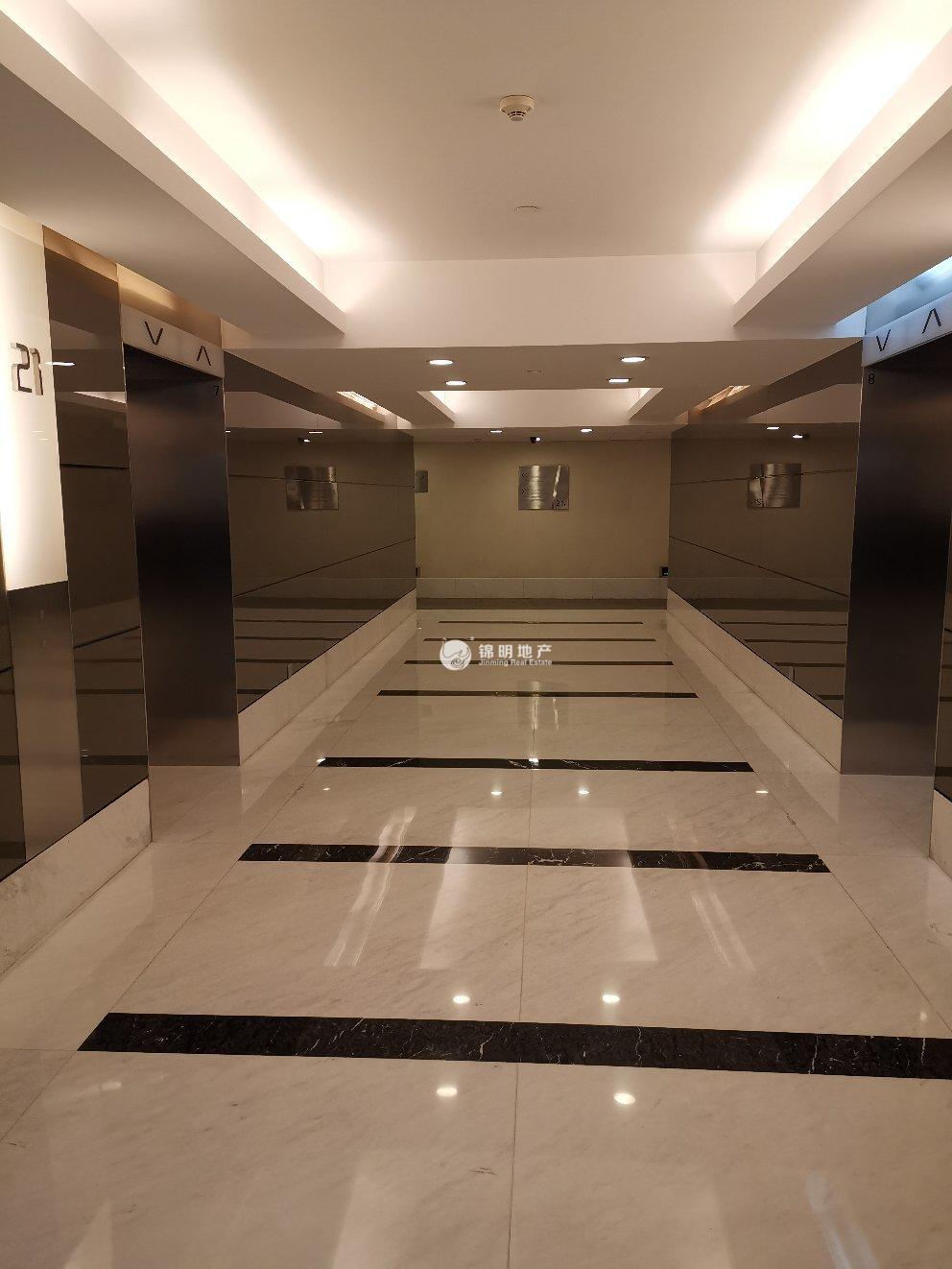 淮海中路香港广场199平米写字楼出租