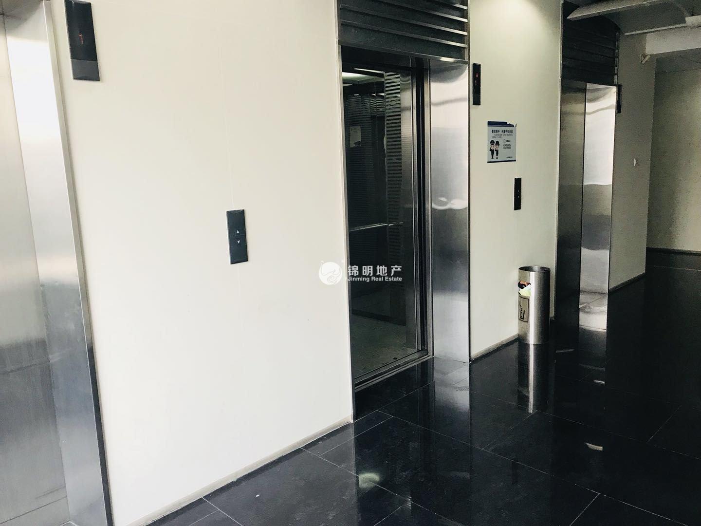 不夜城上海现代交通商务大厦350平米写字楼出租