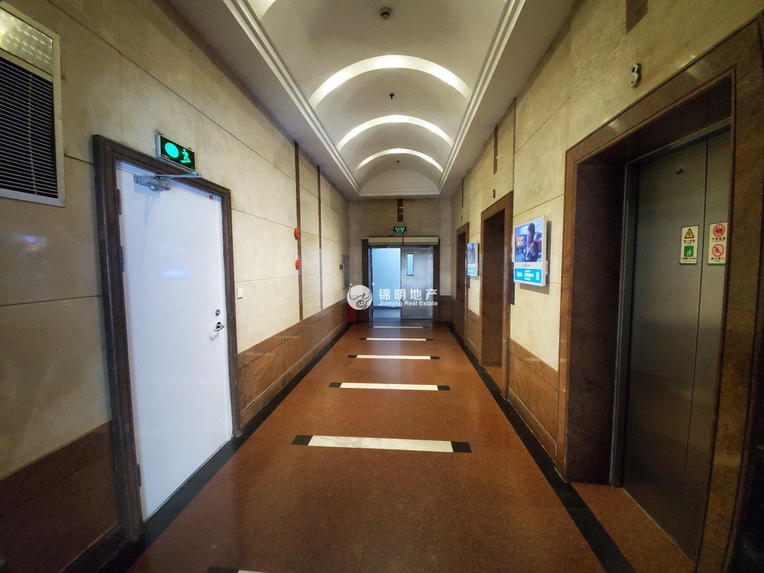 豫园新上海城市广场102平米写字楼出租