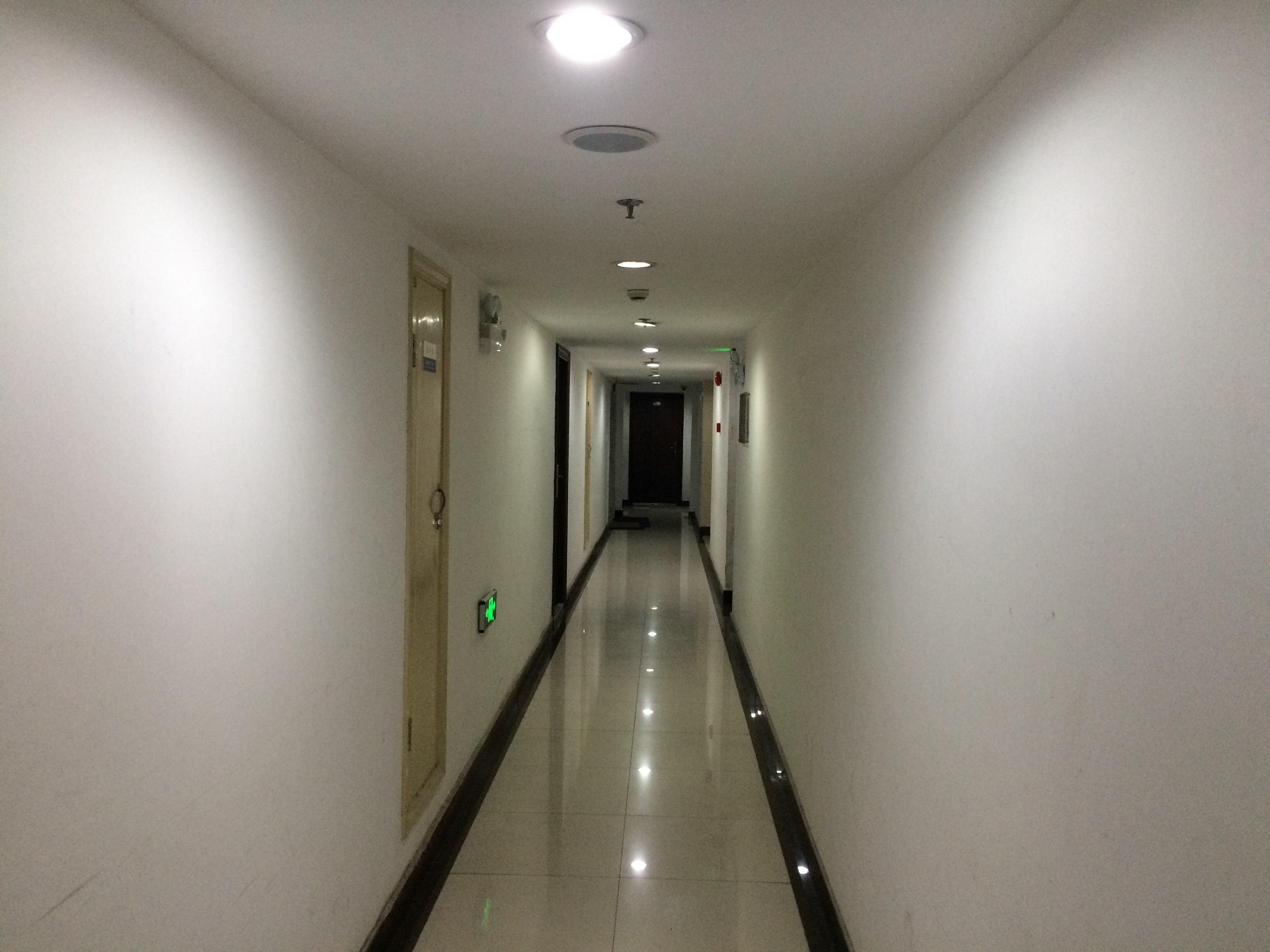 万体馆徐汇商务大厦93平米写字楼出租