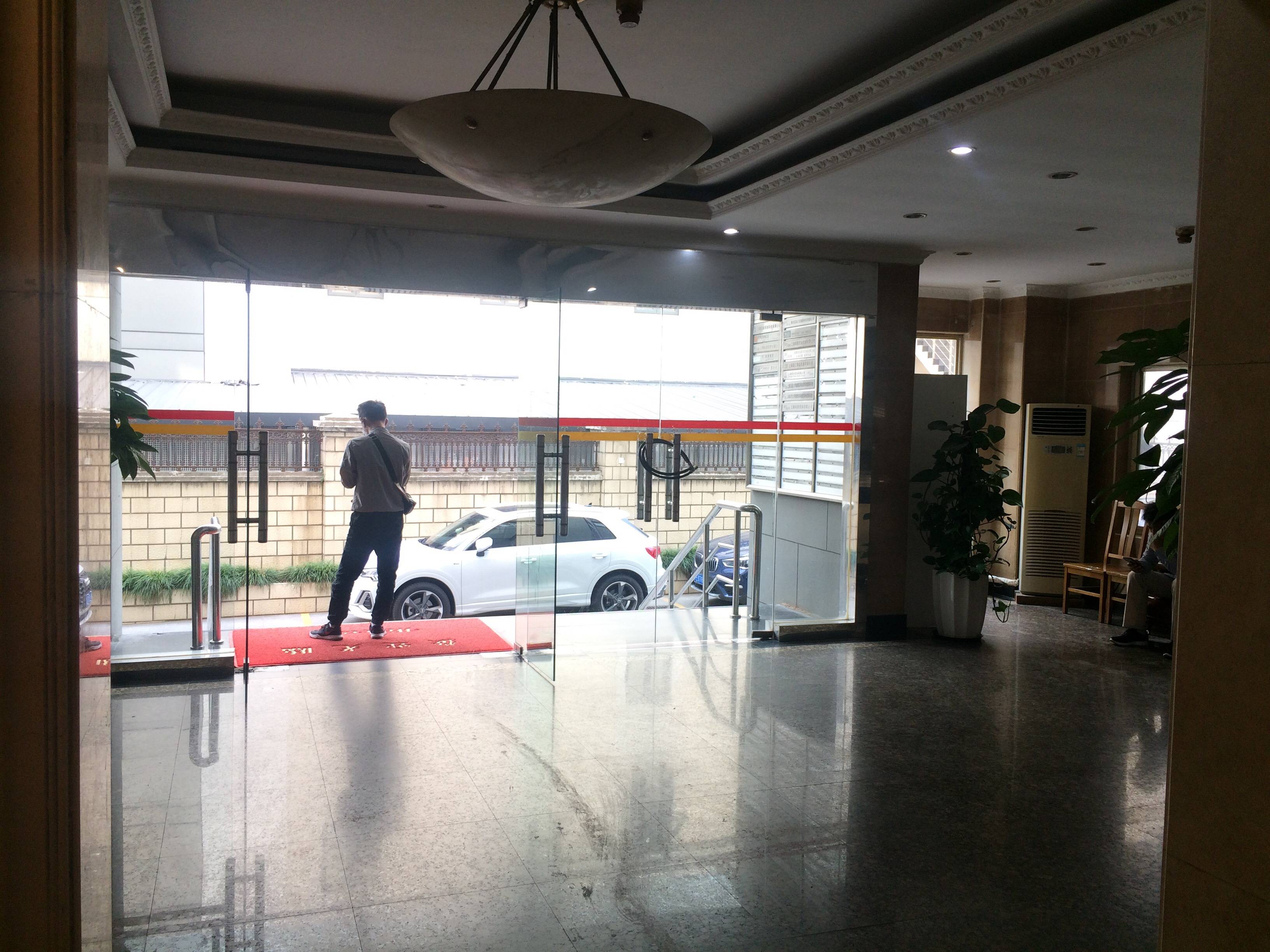 徐家汇博大商务楼66平米写字楼出租