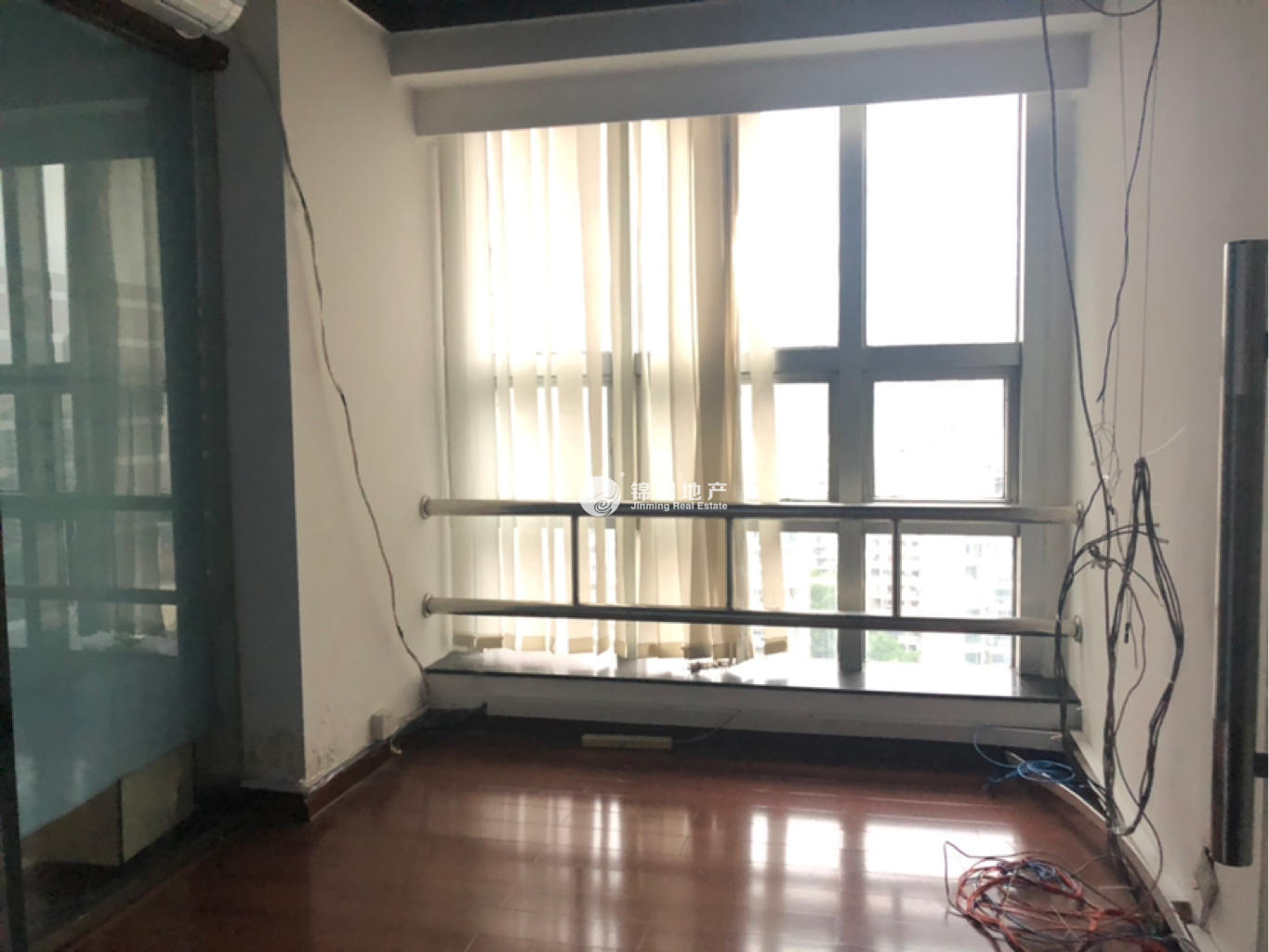 天山捷运大厦117平米写字楼出租