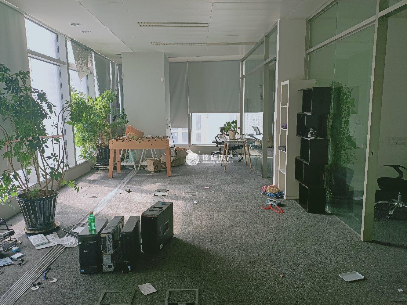 世博滨江绿地海外滩201平米写字楼出租