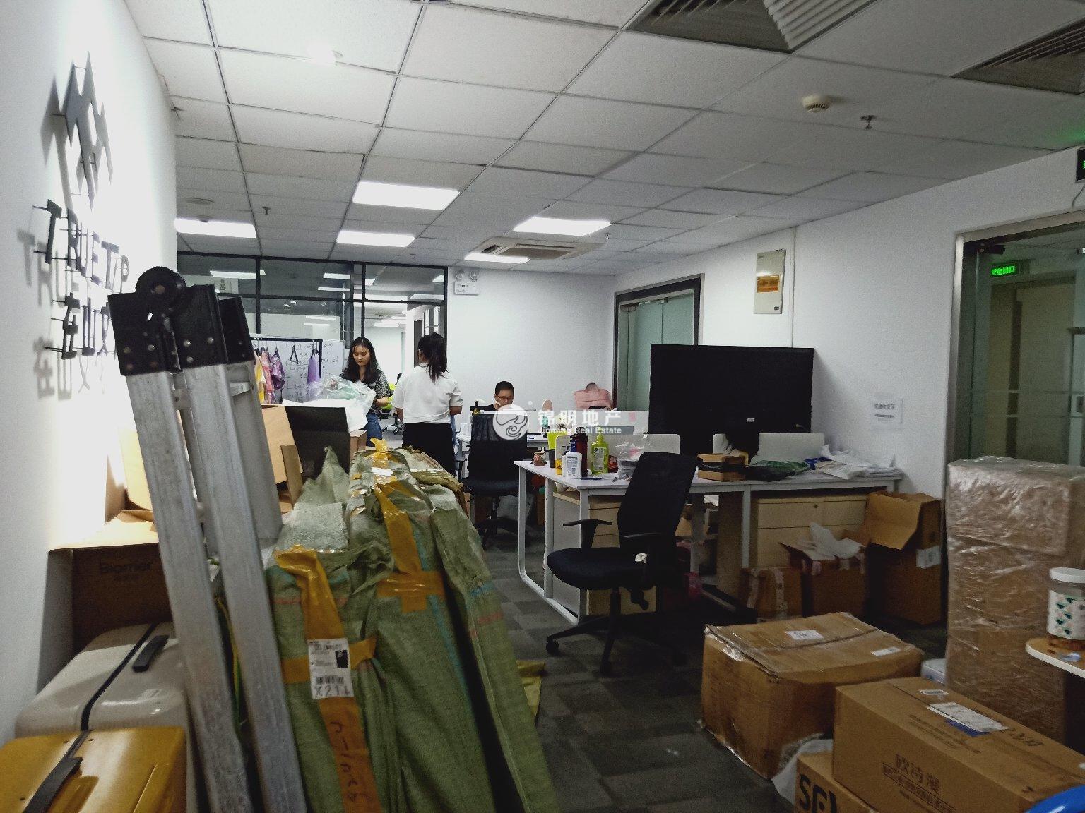 曹杨绿地科创大厦189平米写字楼出租