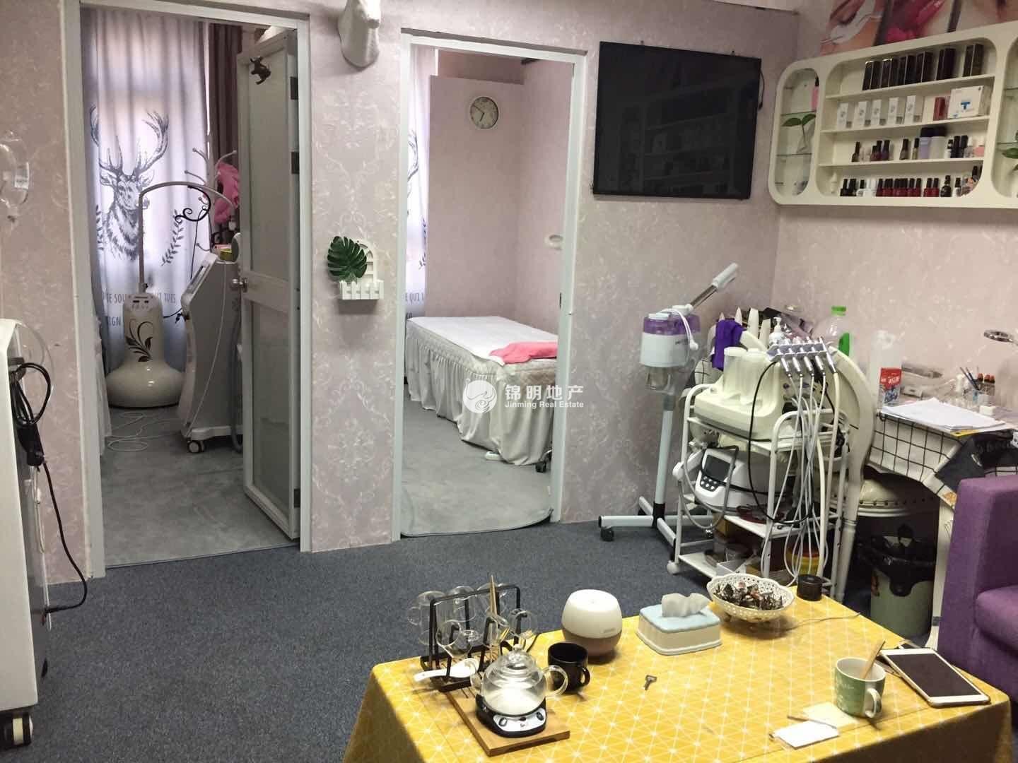 徐家汇嘉汇国际广场63平米写字楼出租