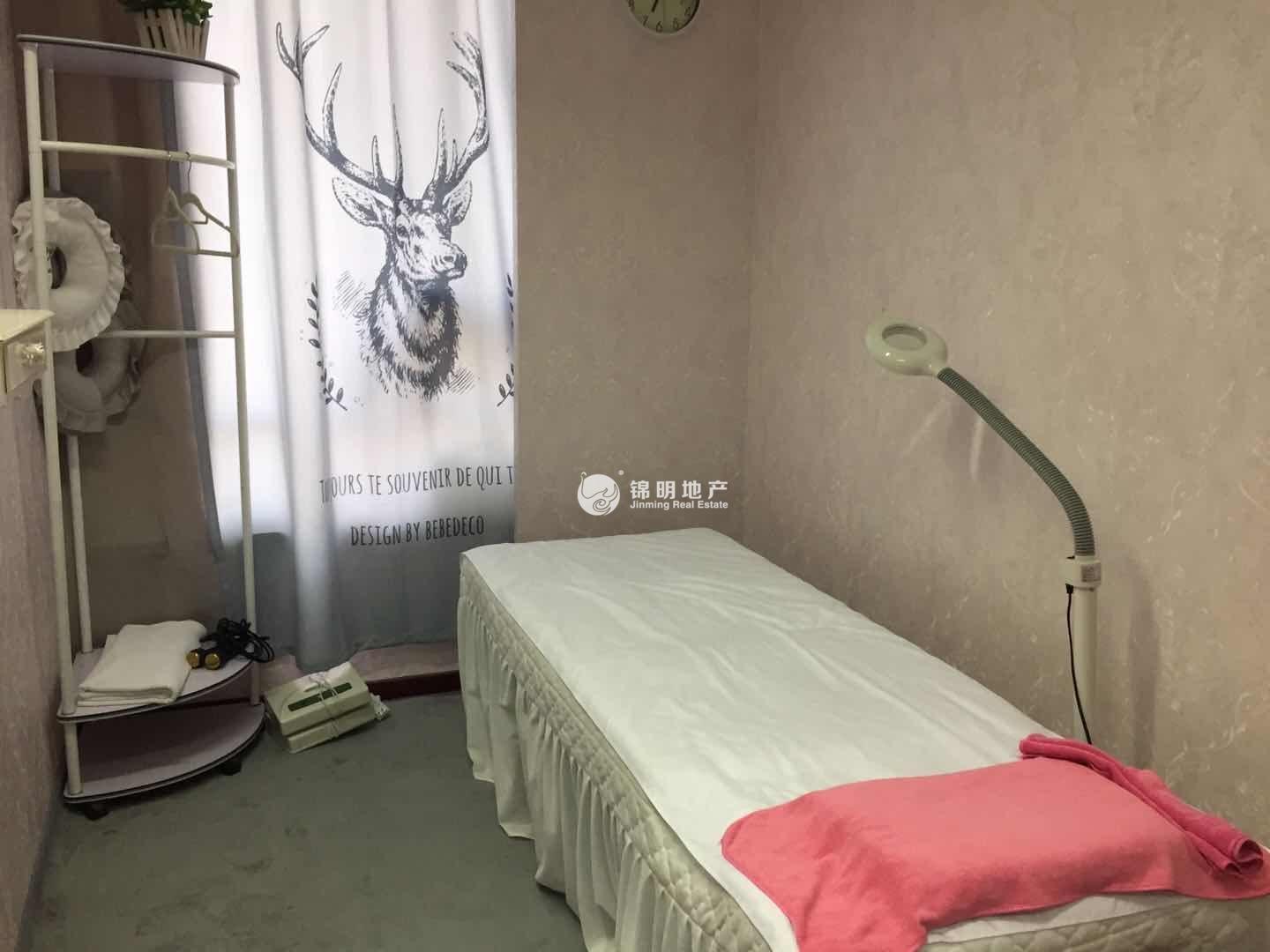 徐家汇嘉汇国际广场63平米写字楼出租