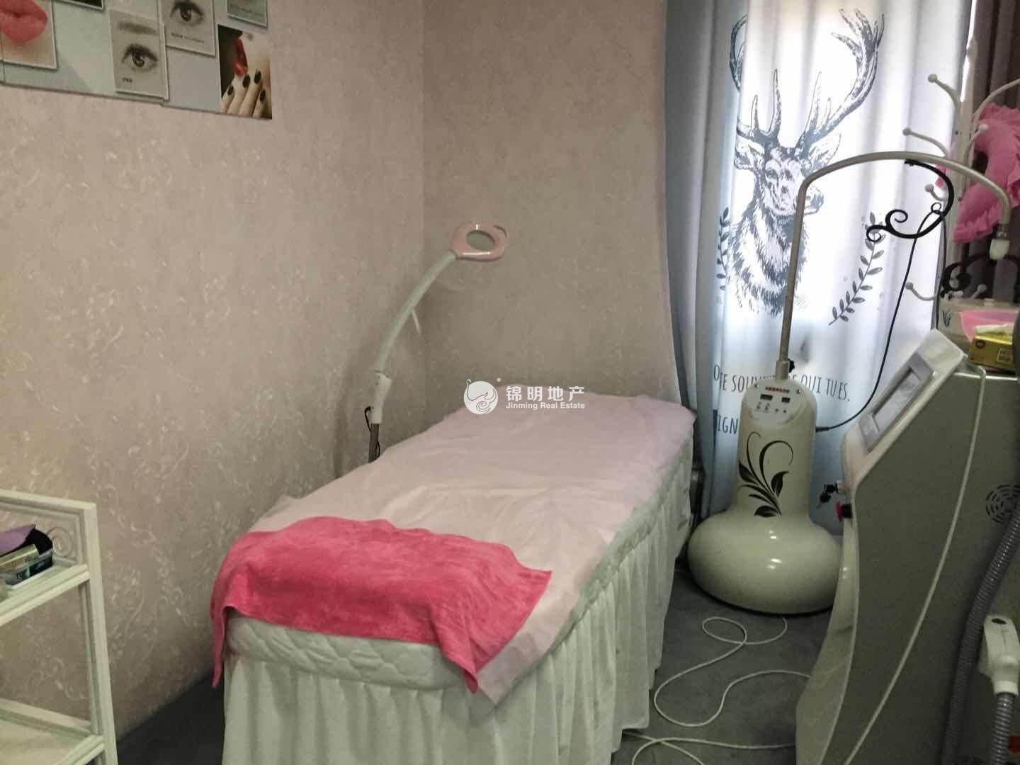 徐家汇嘉汇国际广场63平米写字楼出租