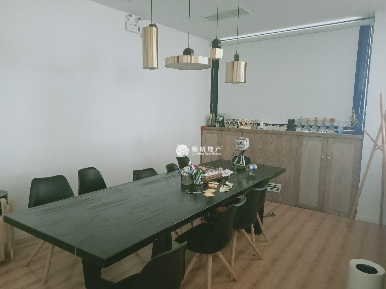 世博滨江绿地海外滩202平米写字楼出租