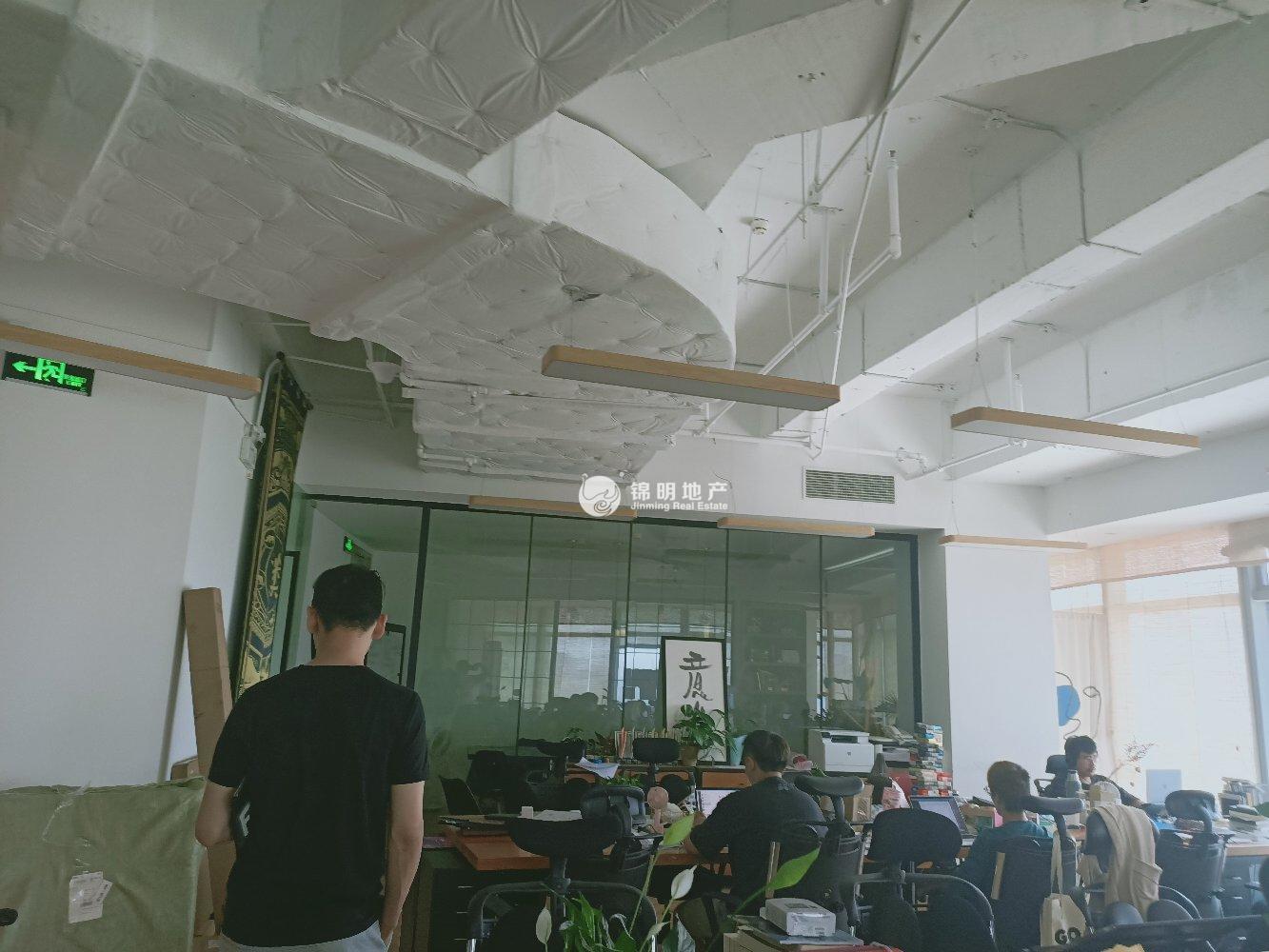 世博滨江绿地海外滩202平米写字楼出租