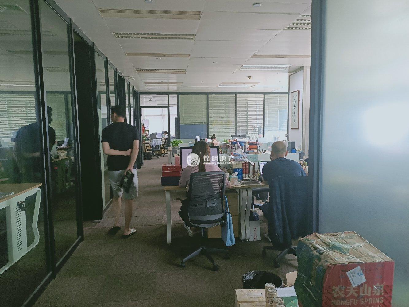 世博滨江绿地海外滩232平米写字楼出租