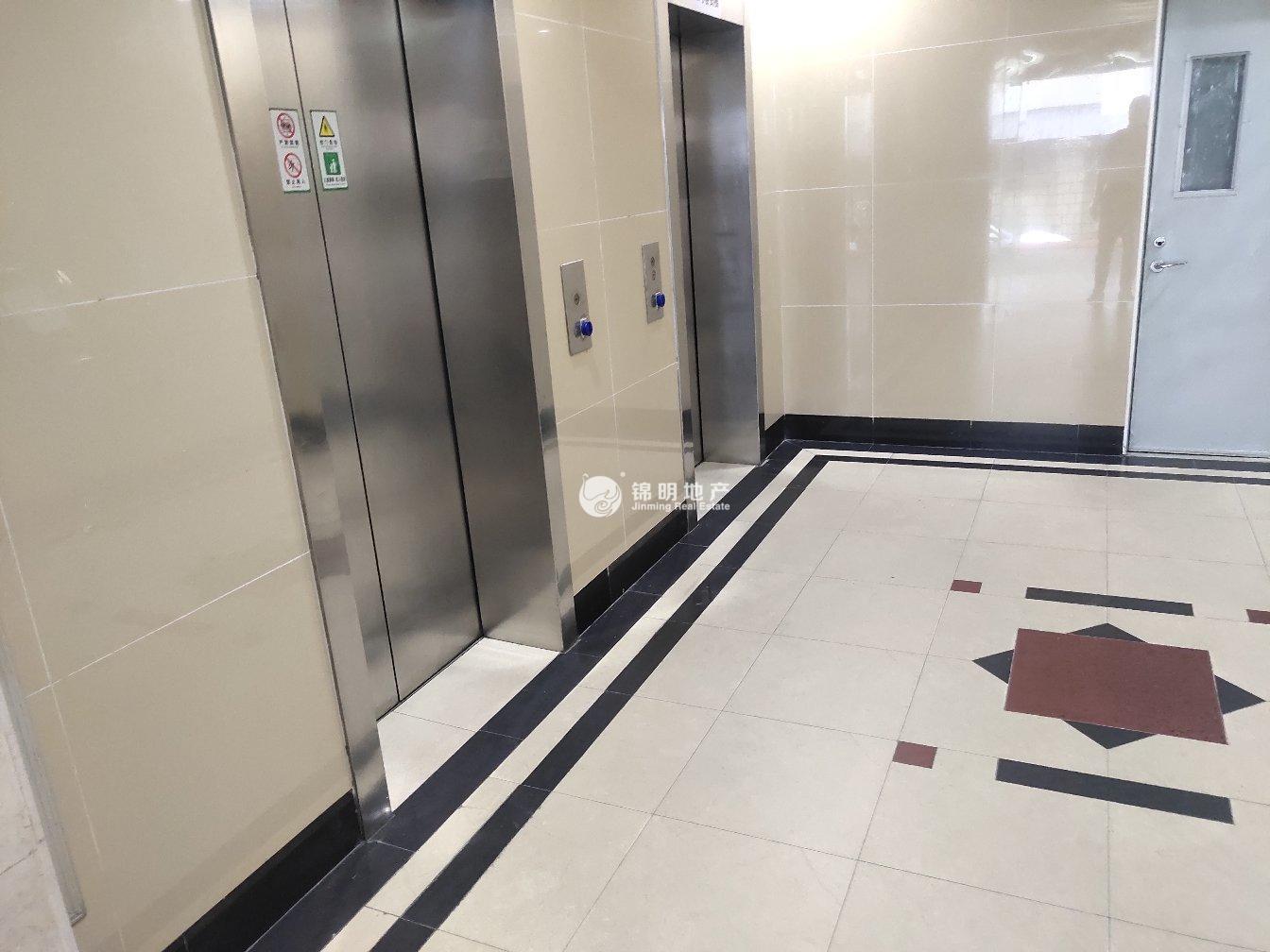 徐家汇博大商务楼64平米写字楼出租