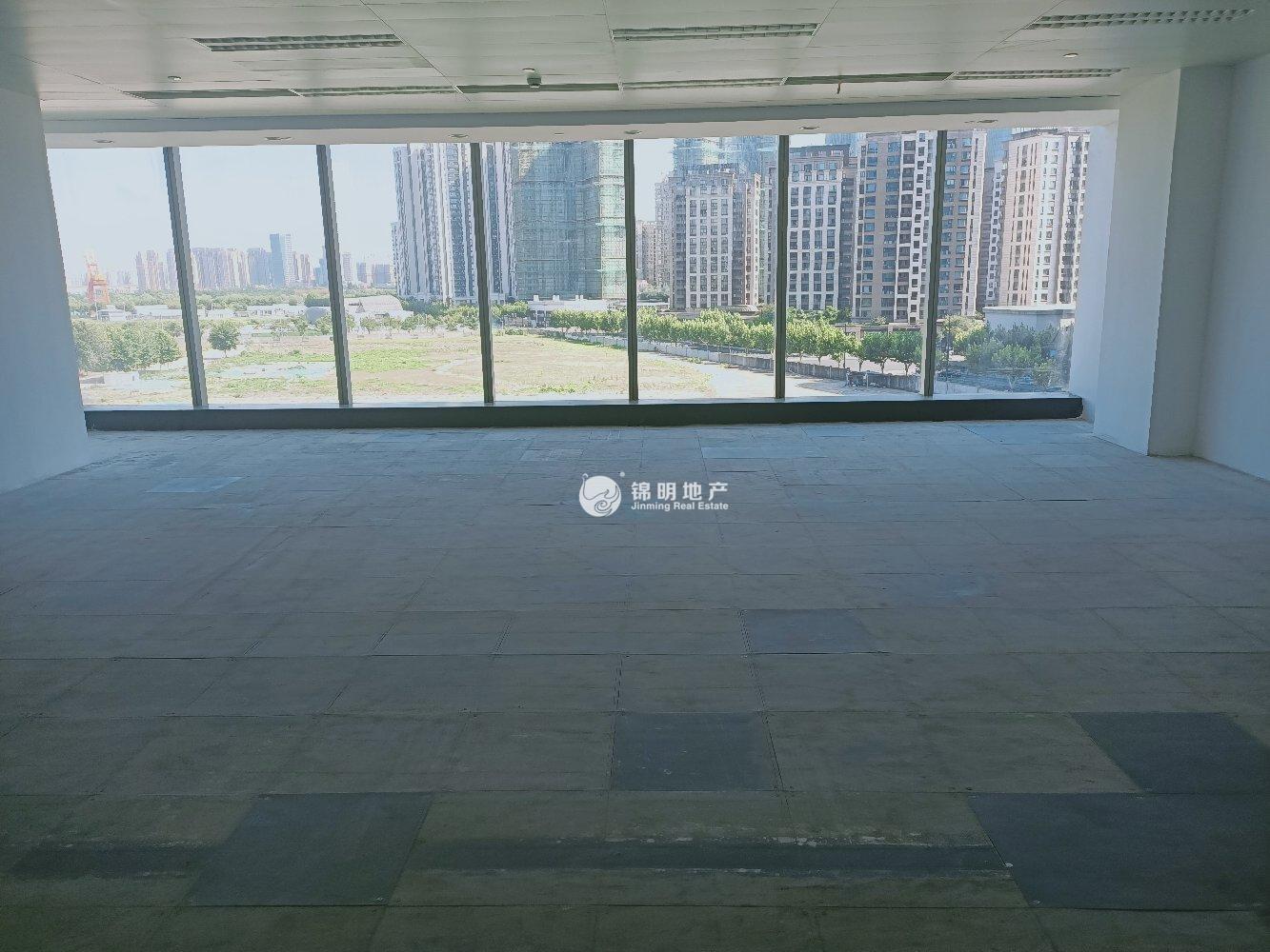 龙华上海绿地中心一期167平米写字楼出租