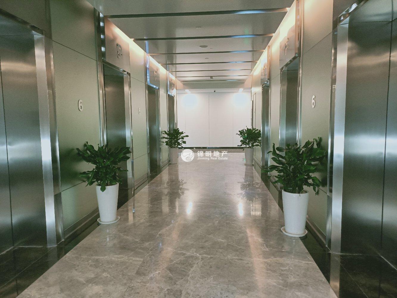 龙华上海绿地中心一期167平米写字楼出租