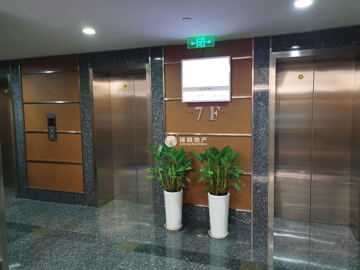 徐家汇均瑶国际广场322平米写字楼出租