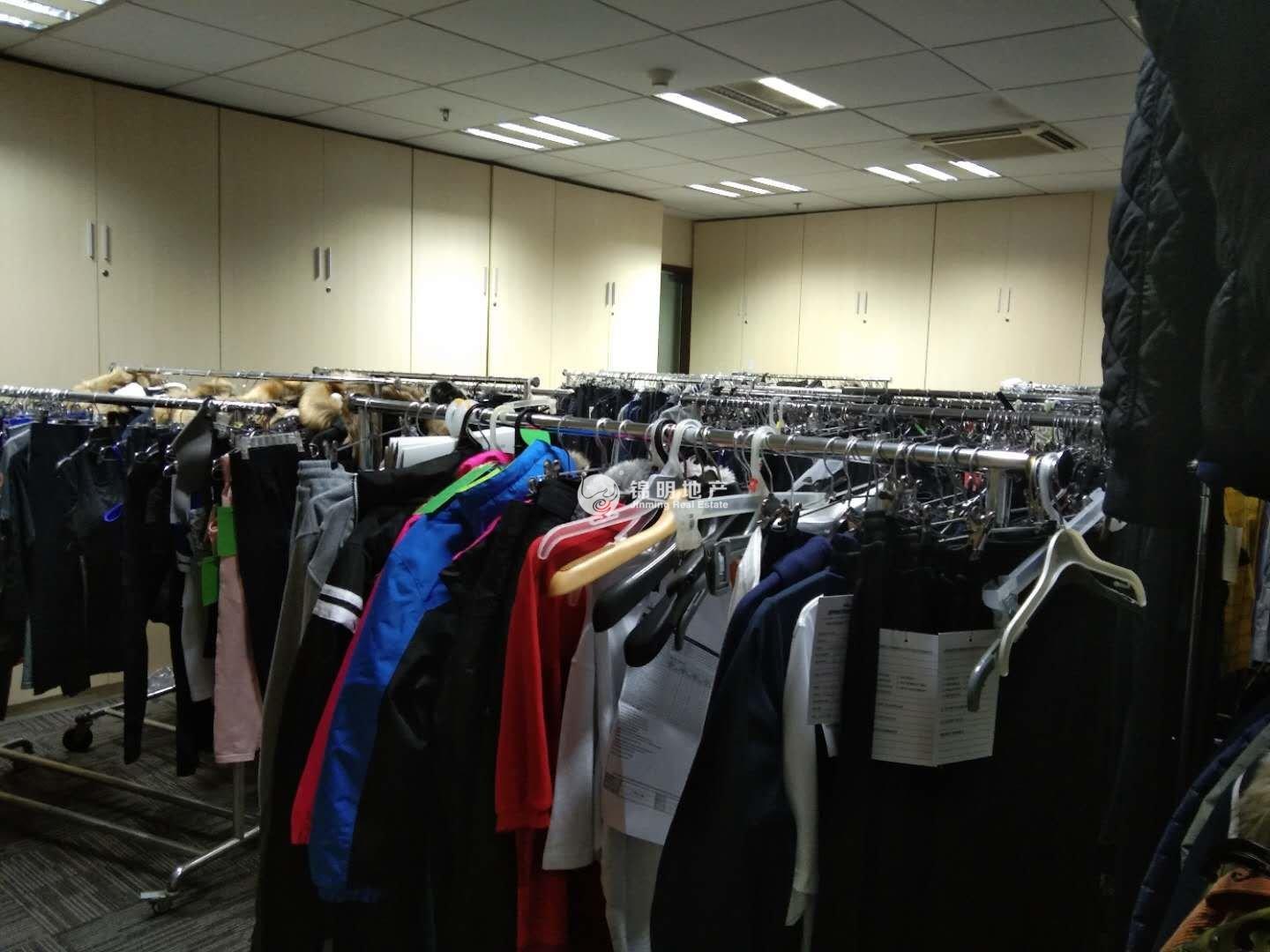 徐家汇均瑶国际广场322平米写字楼出租