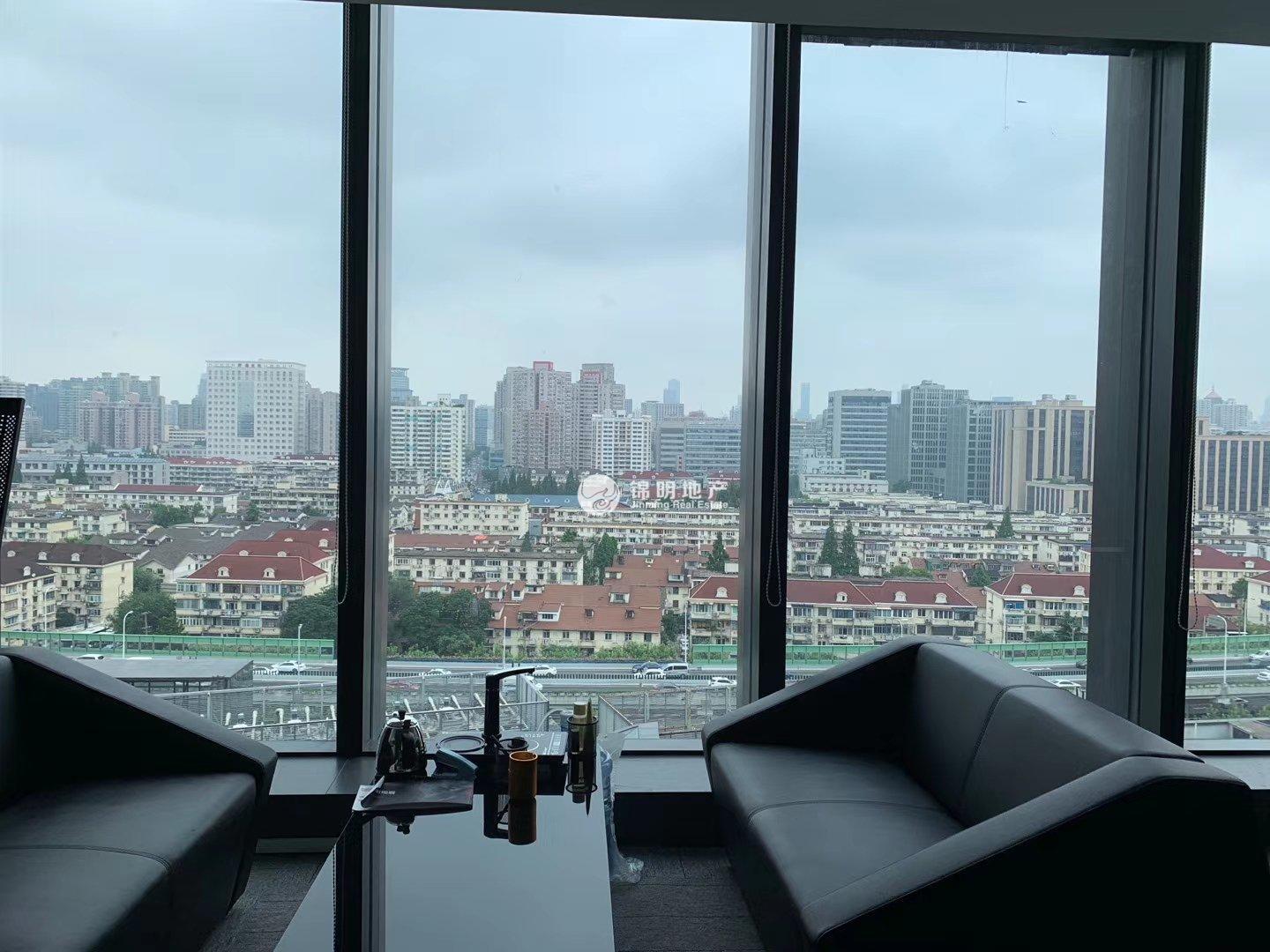 龙华上海绿地中心一期270平米写字楼出租