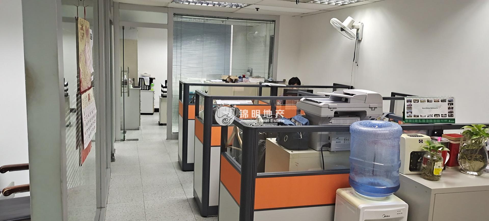 临平路上海商贸大厦108平米写字楼出租