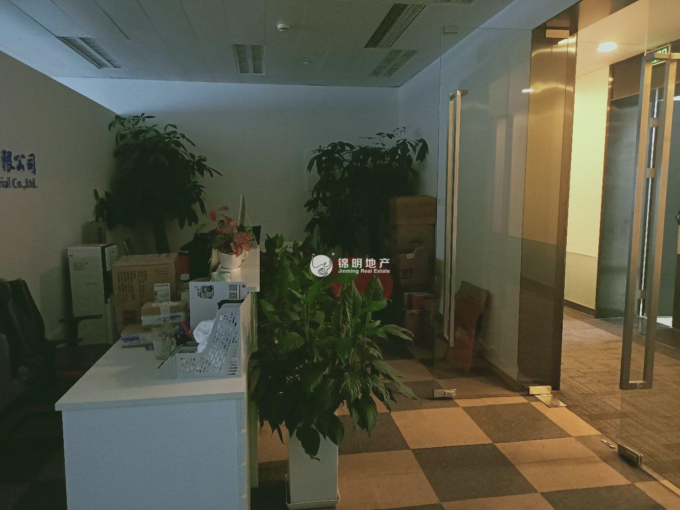 龙华上海绿地中心一期188平米写字楼出租