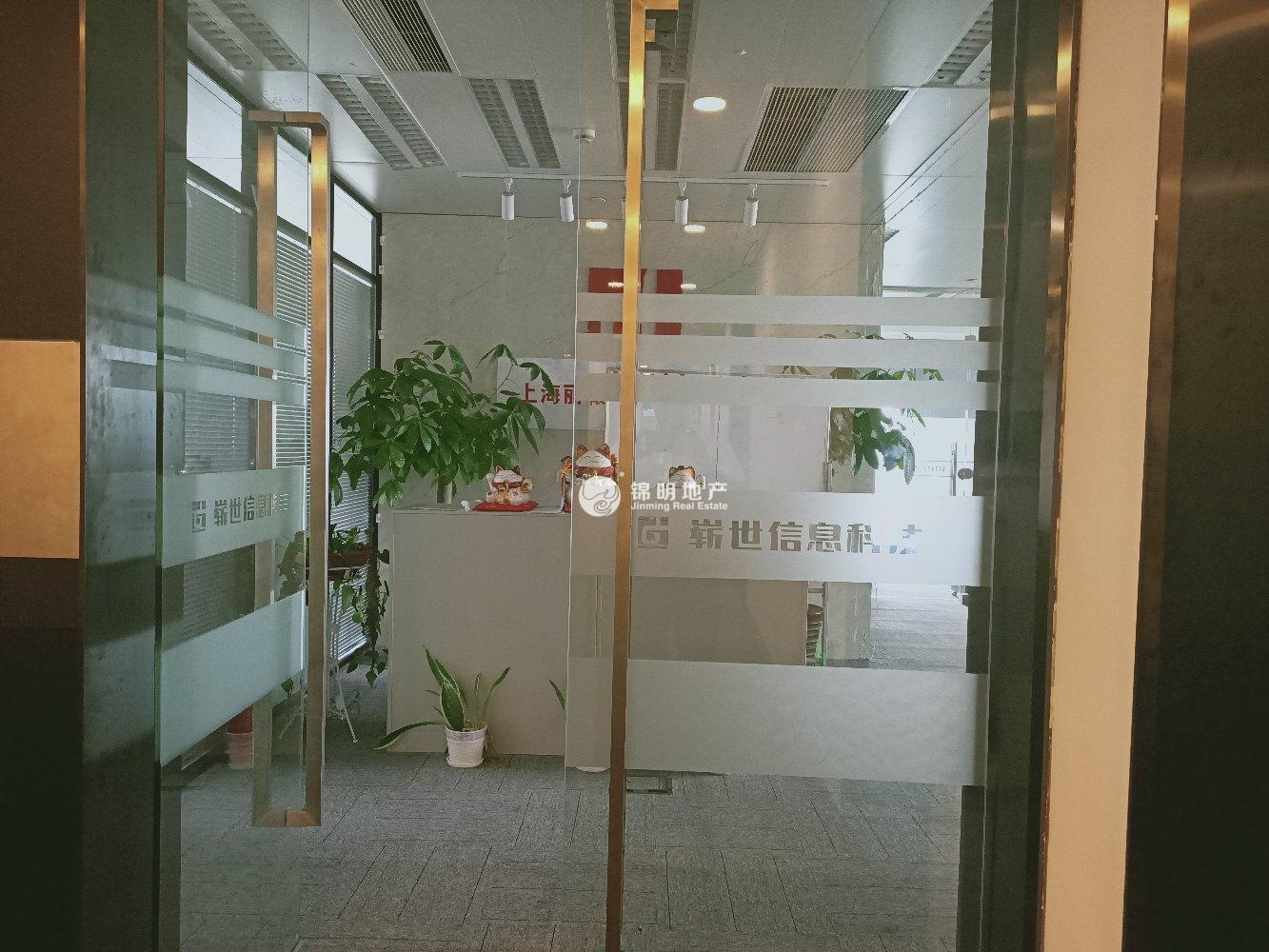 龙华上海绿地中心一期270平米写字楼出租