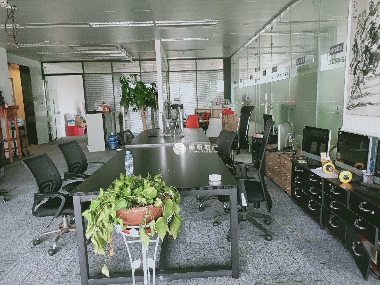 龙华上海绿地中心一期270平米写字楼出租