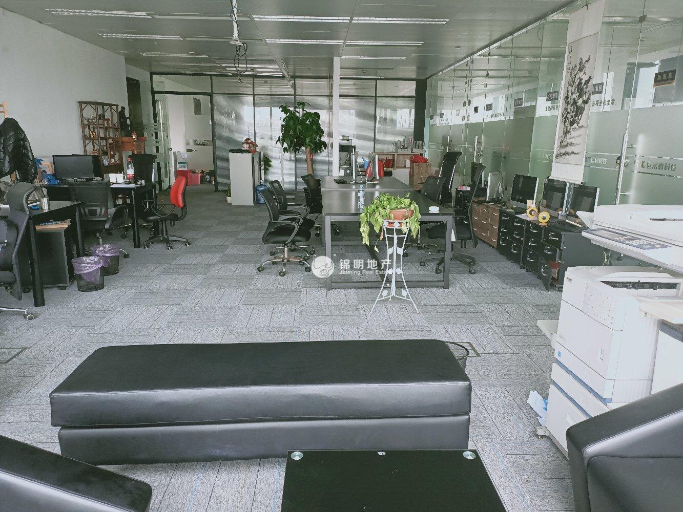 龙华上海绿地中心一期270平米写字楼出租