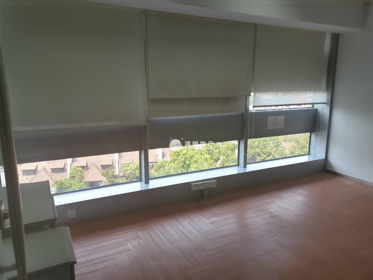 静安寺静安中华大厦138平米写字楼出租