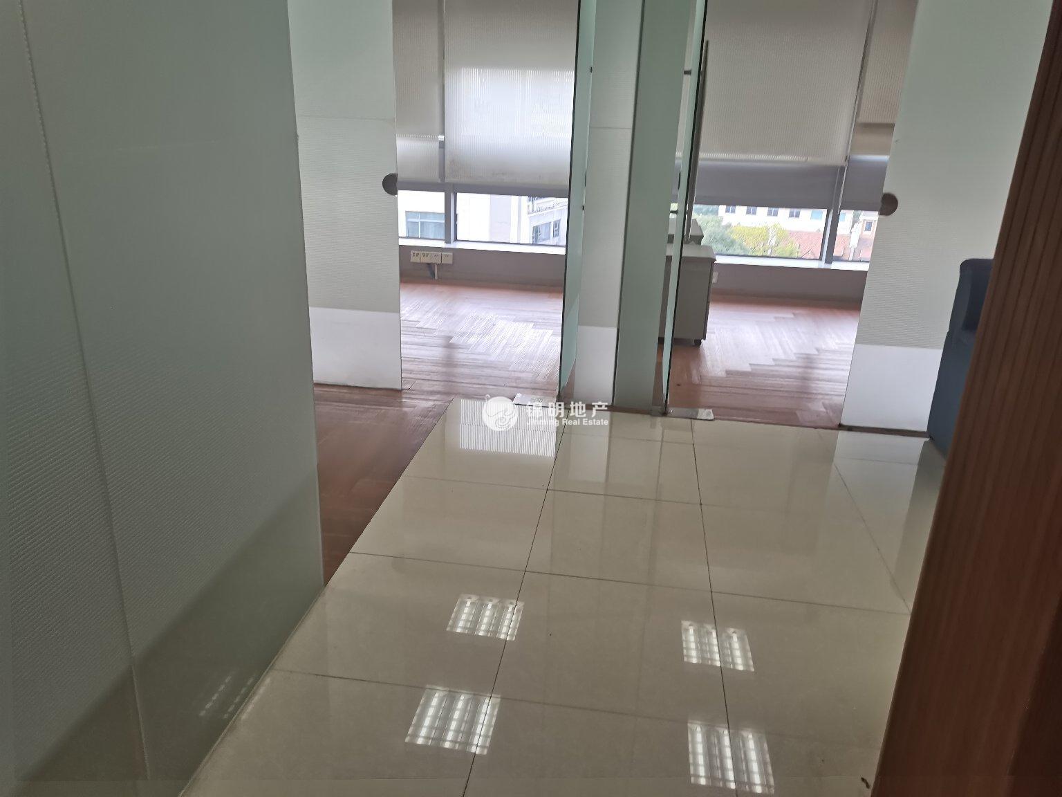 静安寺静安中华大厦138平米写字楼出租