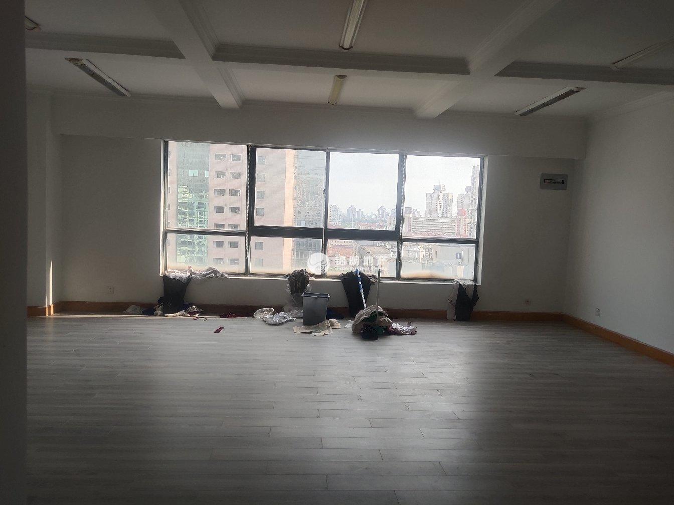 天山虹桥电子广场130平米写字楼出租