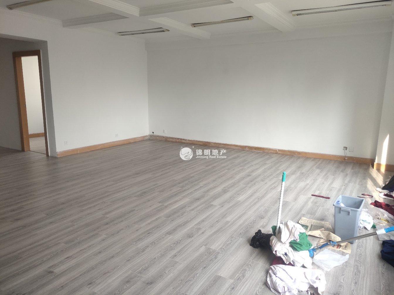 天山虹桥电子广场130平米写字楼出租