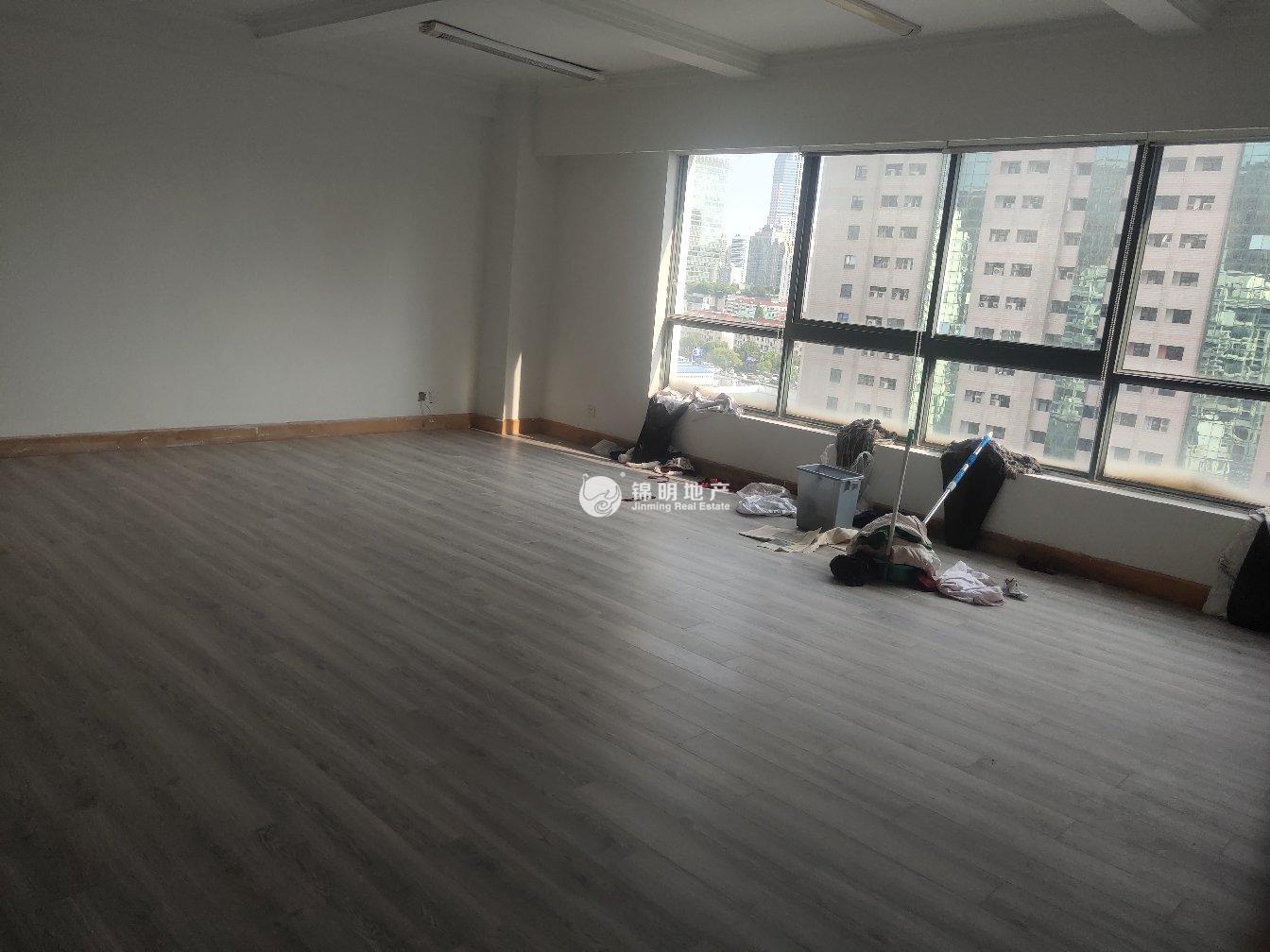 天山虹桥电子广场130平米写字楼出租