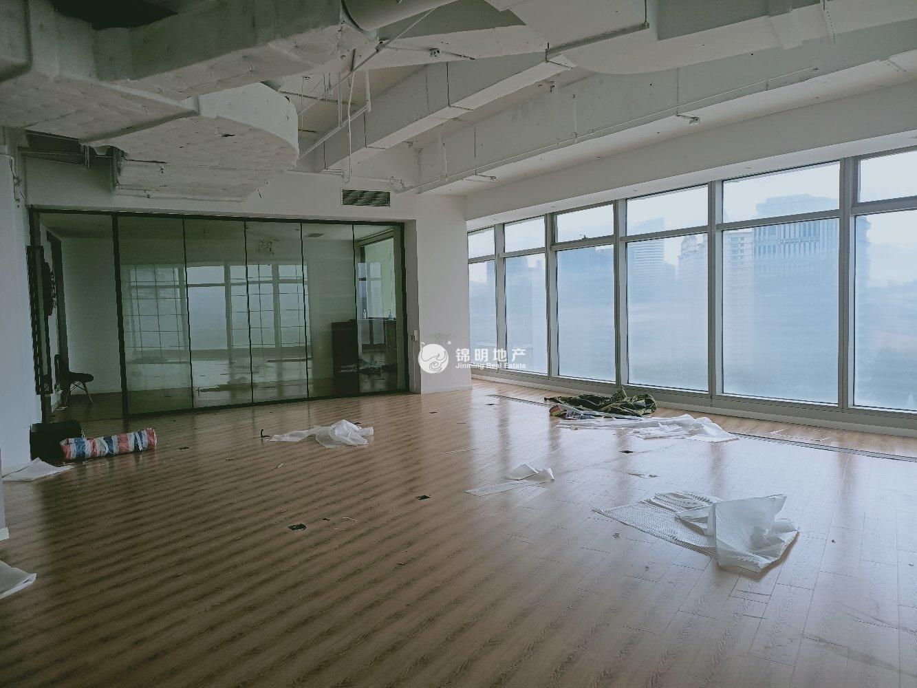 世博滨江绿地海外滩202平米写字楼出租