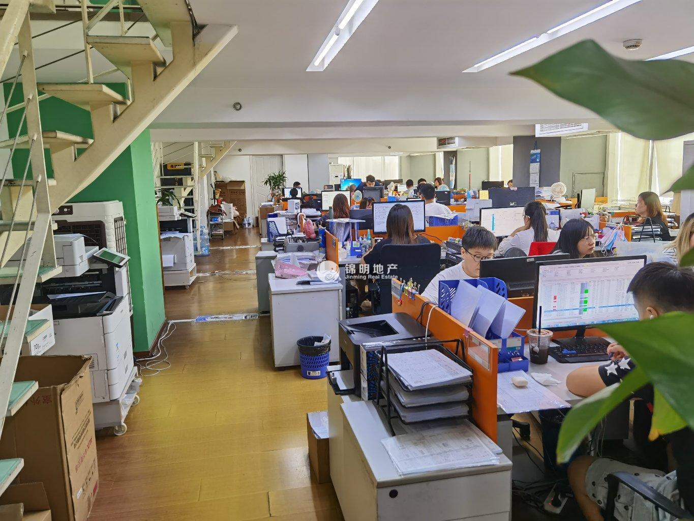 四川北路海泰时代大厦215平米写字楼出租