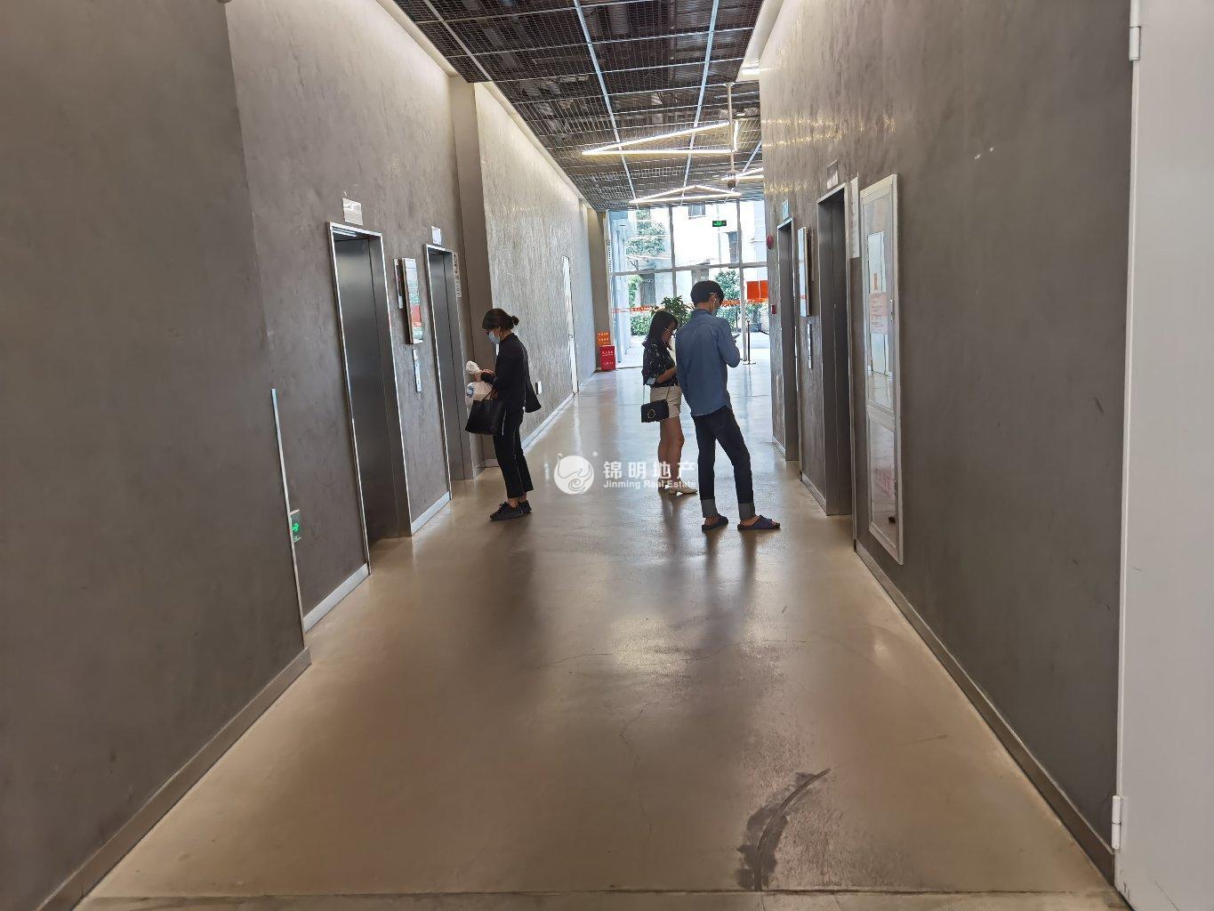 四川北路海泰时代大厦215平米写字楼出租