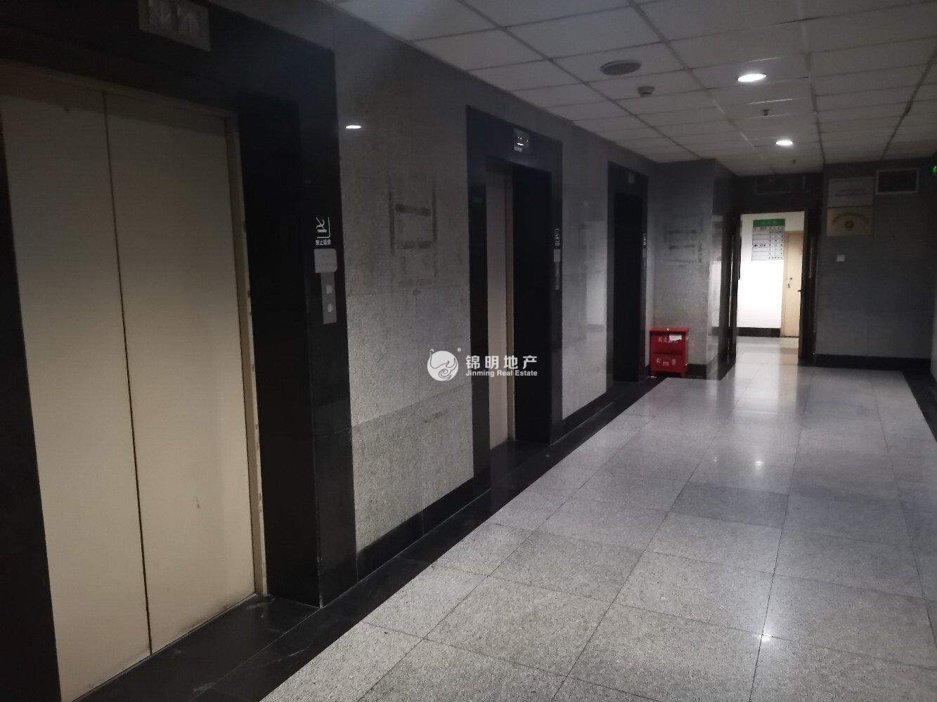南京东路上海物资大厦218平米写字楼出租